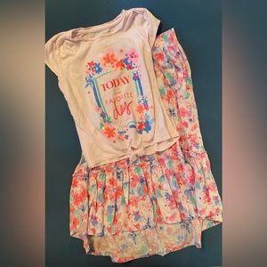 Girls shirt with matching long skirt. 6-8